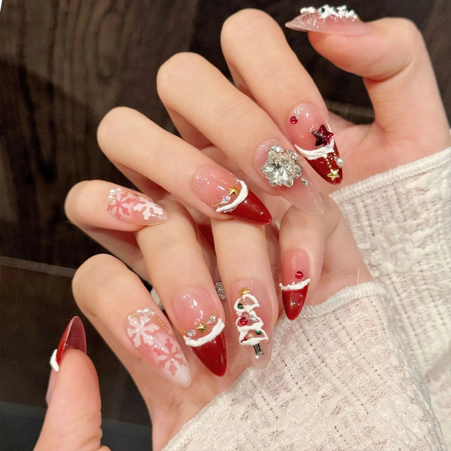 10PCS Christmas Handmade Fake Nails Charming Cat's Eye Red French Tip Press on Nails Wearable 3D Wreath Bow Decor False Nails