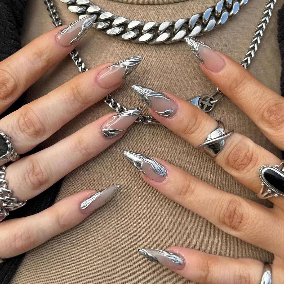24pcs French Sliver Fake Nails 3D Sliver Mirror Design Almond Press on Nails for Girls Full Cover Wearable Y2k False Nail Tips