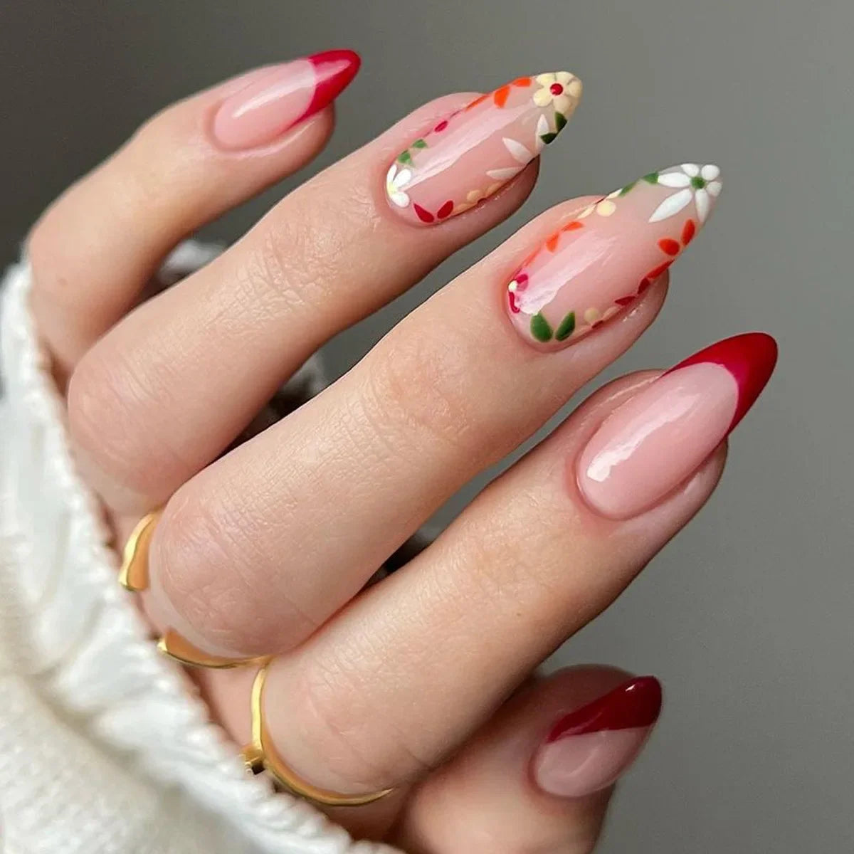 24pcs/Box Fresh Floral Almond False Nails Press On Nails Detachable Fake Nail Tip Purple with Design Manicure Patches