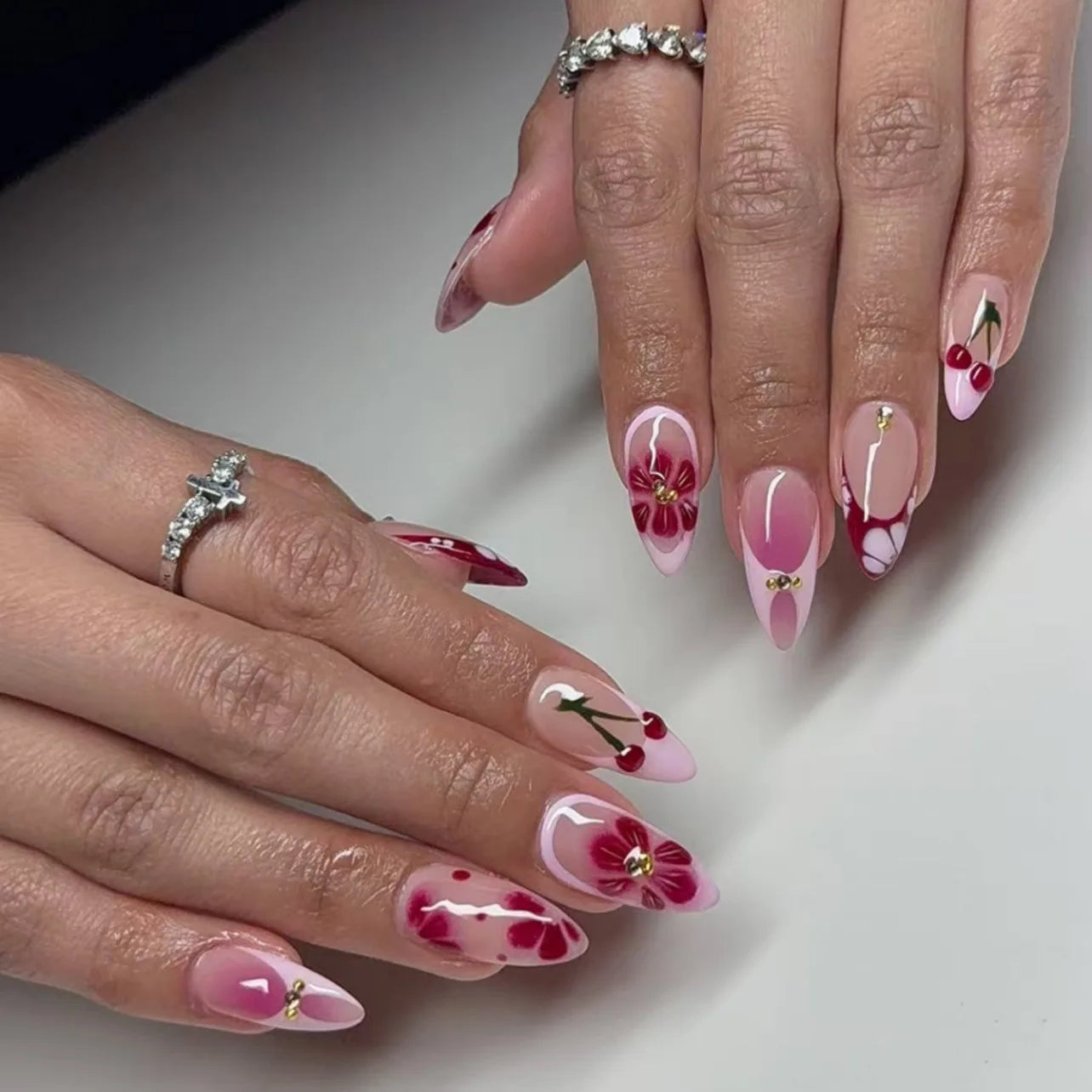 Fashion Brown Flowers Nude Color Nail Art Gold French Almond False Nails Detachable Finished Fake Nails Press on Nails with Glue