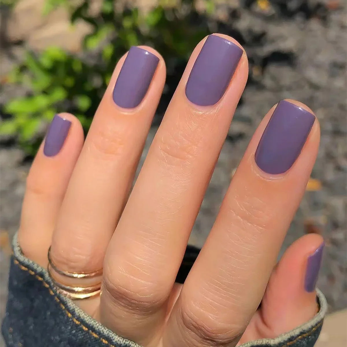 24Pcs Solid Color Press on Nails Short Square Round Fake Nail Glossy Dark Nail Art Wearable Detachable Autumn Winter False Nails