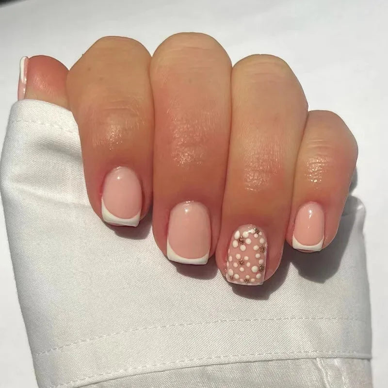 24Pcs Shiny Pearl Wearable False Nails Short Square Fake Nail Simple Summer Press on Nails Detachable Full Cover Nail Tips