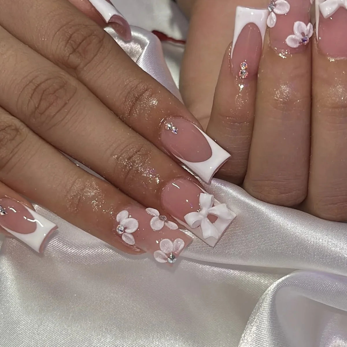 24pcs Mid-length Press on Nails Pink French Full Cover Flower Design Fake Nail Reusable Pearl False Nail with Jelly Glue Nails