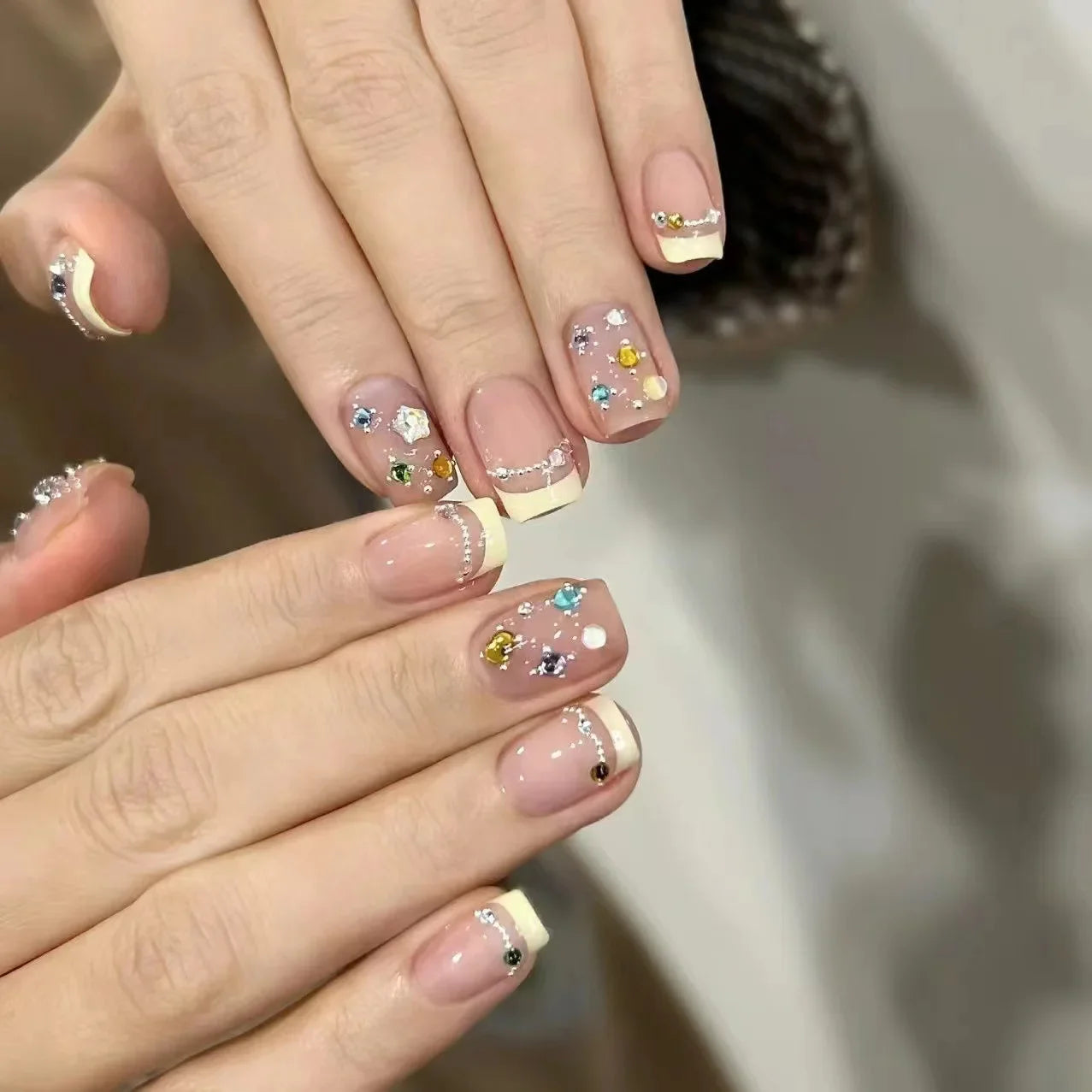 10Pcs Sweet Heart Nail Glitter Diamond Fake Nails Cute French Short Square Press on Nails Cat Eye Pearl Fake Nails Nude Natural