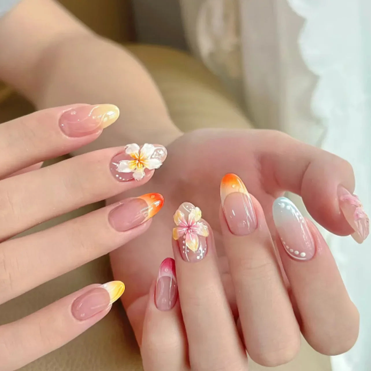 24pcs Cute False Nail Ocean Creature Pattern Stick on Nails Yellow French Short Almond Fake Nail Flower Design Press on Nails