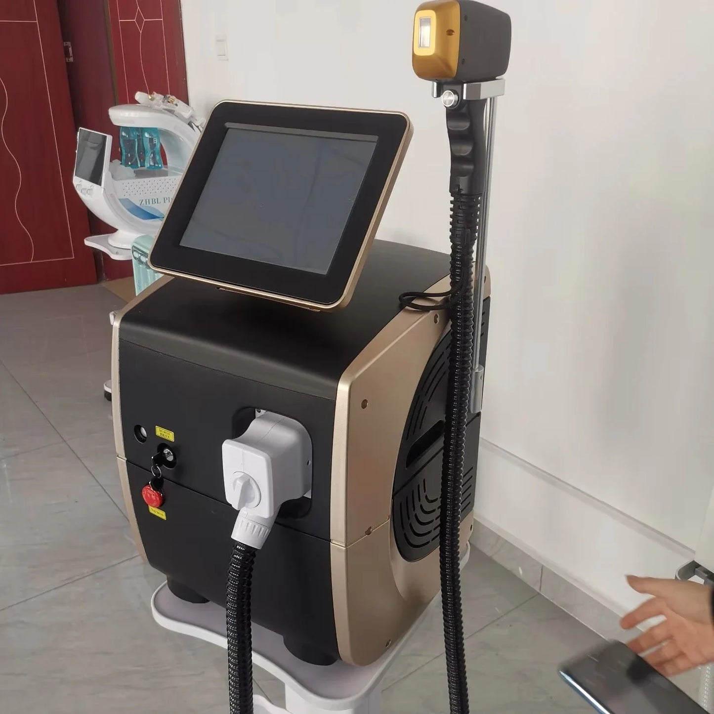 Professional Diode Ice Titanium Laser Hair Removal Machine Portable 808 755 1064 Alexandrite Device 3 Waves Permanent Removal