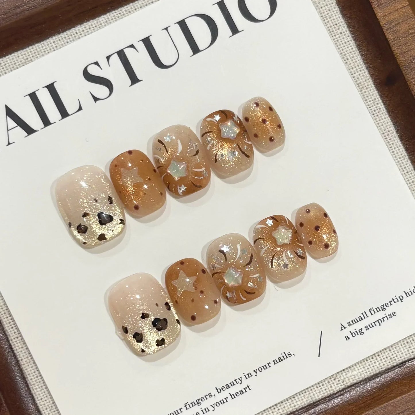 10PCS Summer BrownThe Polka Dot Cat's Eye Short Nail Art Hello Kitty Cute Notes Handmade Acrylic Fake Nail Gift