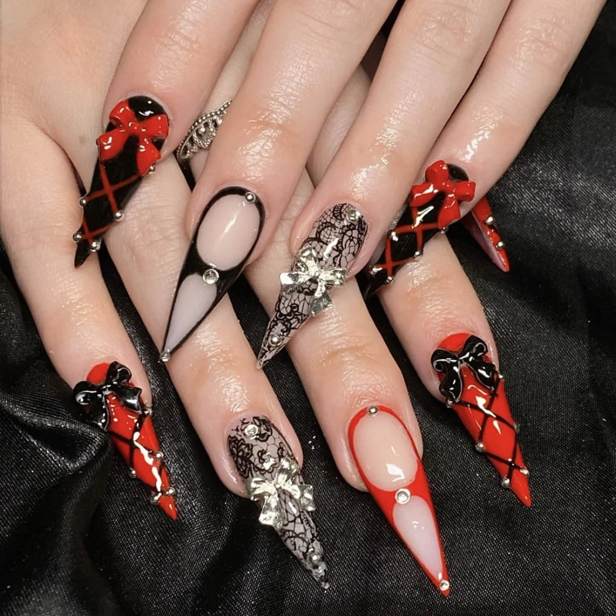 24Pcs Short Almond Fake Nails Butterfly Wings Nail Art with Glue Glitter Flower False Nails Acrylic Autumn Winter Press on Nail