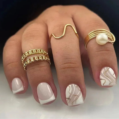 24Pcs Short Retro Flower Design Nails Art Manicure Pink False Nails Wearable Square Fake Nails Press on Full Cover Nail Tips