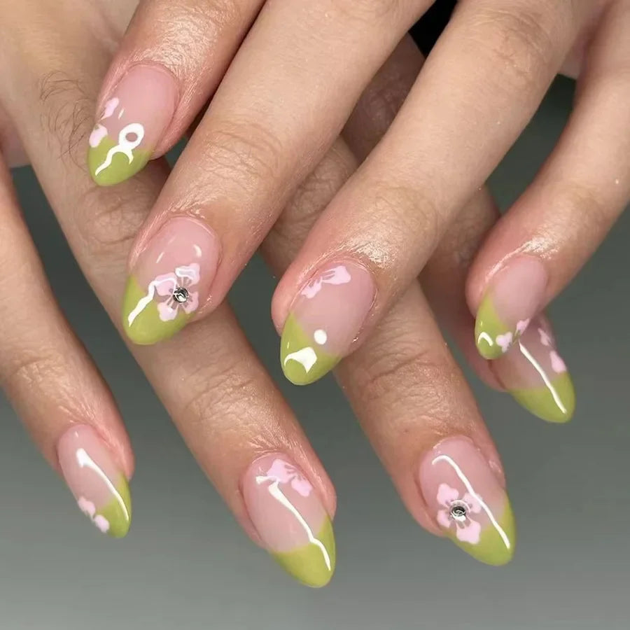 24Pcs Fairy White Flower Fake Nails Pink French Tip Press on Nails Short Square Wearable False Nail for Women Girls DIY Manicure