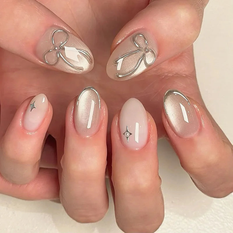 24Pcs Cat's Eye Design Fake Nail with Pearl Short Round Head Press on False Nails Silver French Bow Pattern Full Cover Nail Tips
