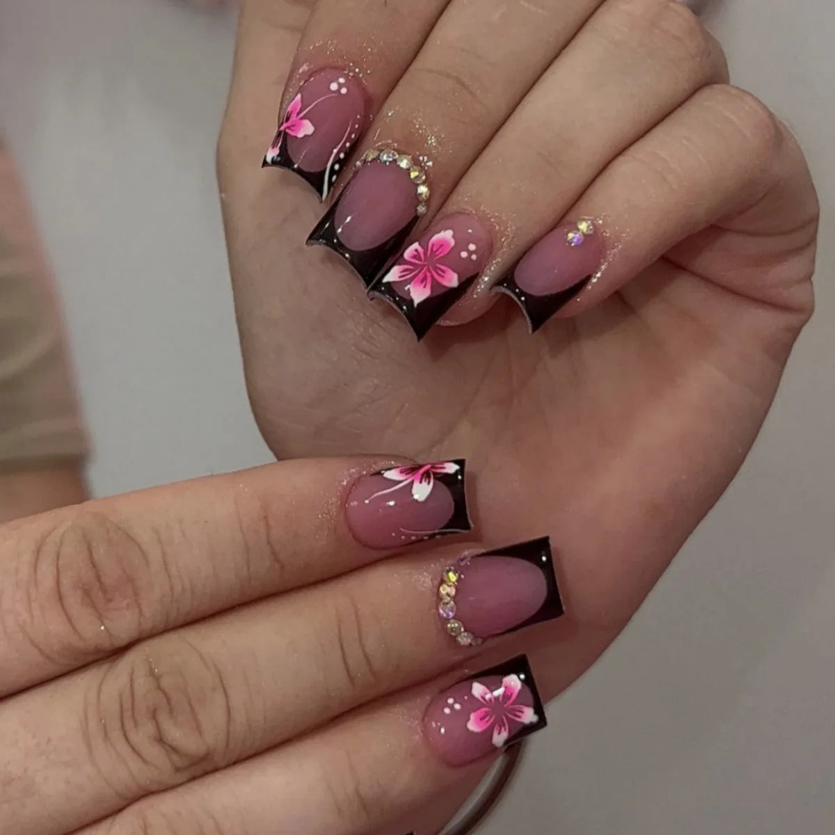 24pcs Mid-length Press on Nails Pink French Full Cover Flower Design Fake Nail Reusable Pearl False Nail with Jelly Glue Nails