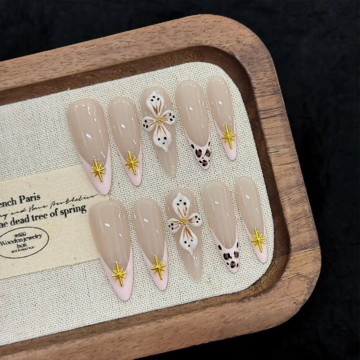 Handmade Press On Nails Almond False Nails 3D Flower Decor Fashion Glitter Nail Art Wearable French Leopard French Fake Nails