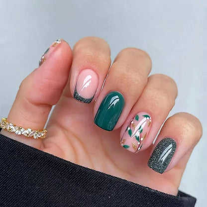 24Pcs Short Retro Flower Design Nails Art Manicure Pink False Nails Wearable Square Fake Nails Press on Full Cover Nail Tips