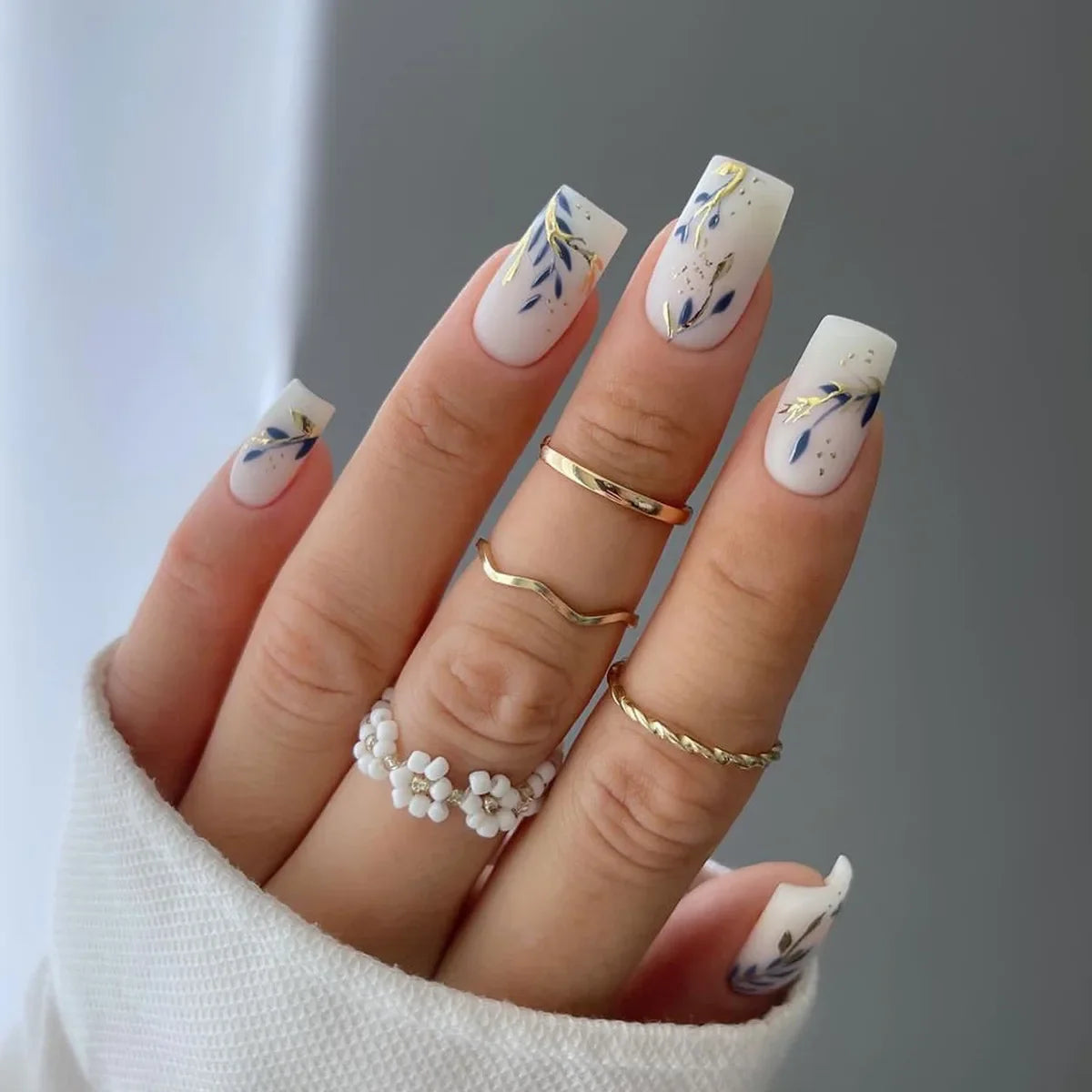 24pcs Press on Nails Flower Design Mid-length Ballet False Nail Fashion Brown Full Cover Manicure Tips Datachable Fake Nails Set