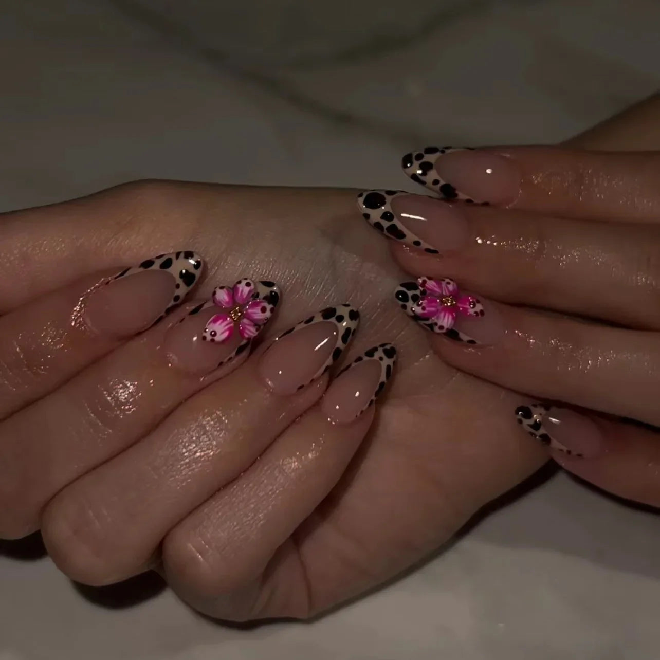 Pink Magic Mirror French 3D Flowers Nail Art Fashion Almond Wearable False Nails Detachable Finished Fake Nails Press on Nails