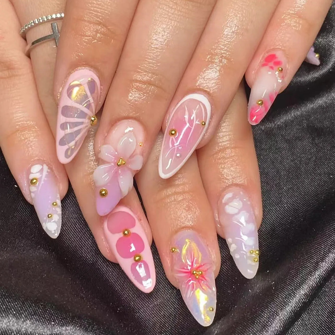 24Pcs Sweet Cool Almond Nail Set Press on Acrylic Nails 3D Floral Butterfly Fake Nail Full Cover French Tip Artificial Nails Art
