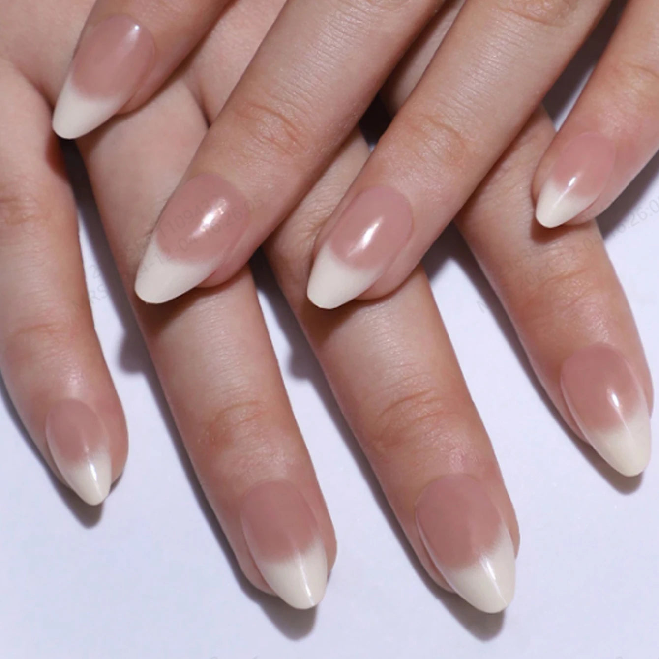 24PCS yellow gradient almond fake nails, delicate and gorgeous, simple and elegant, stylish and generous, suitable for fashion g