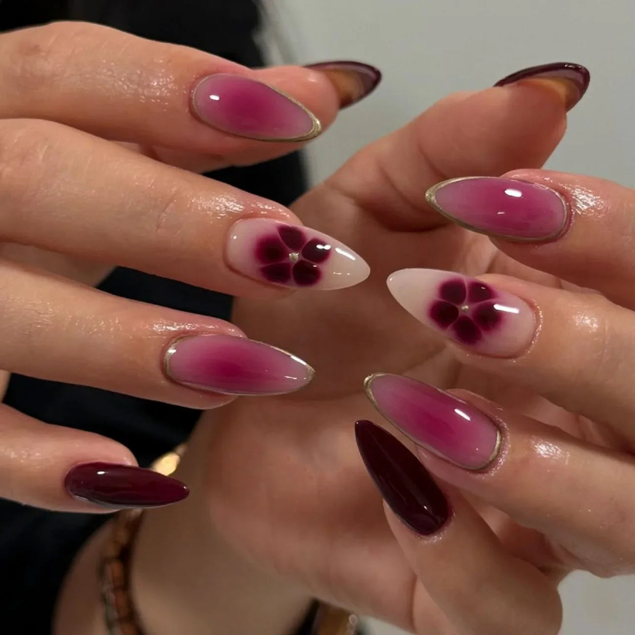 24Pcs Sweet Cool Almond Nail Set Press on Acrylic Nails 3D Floral Butterfly Fake Nail Full Cover French Tip Artificial Nails Art