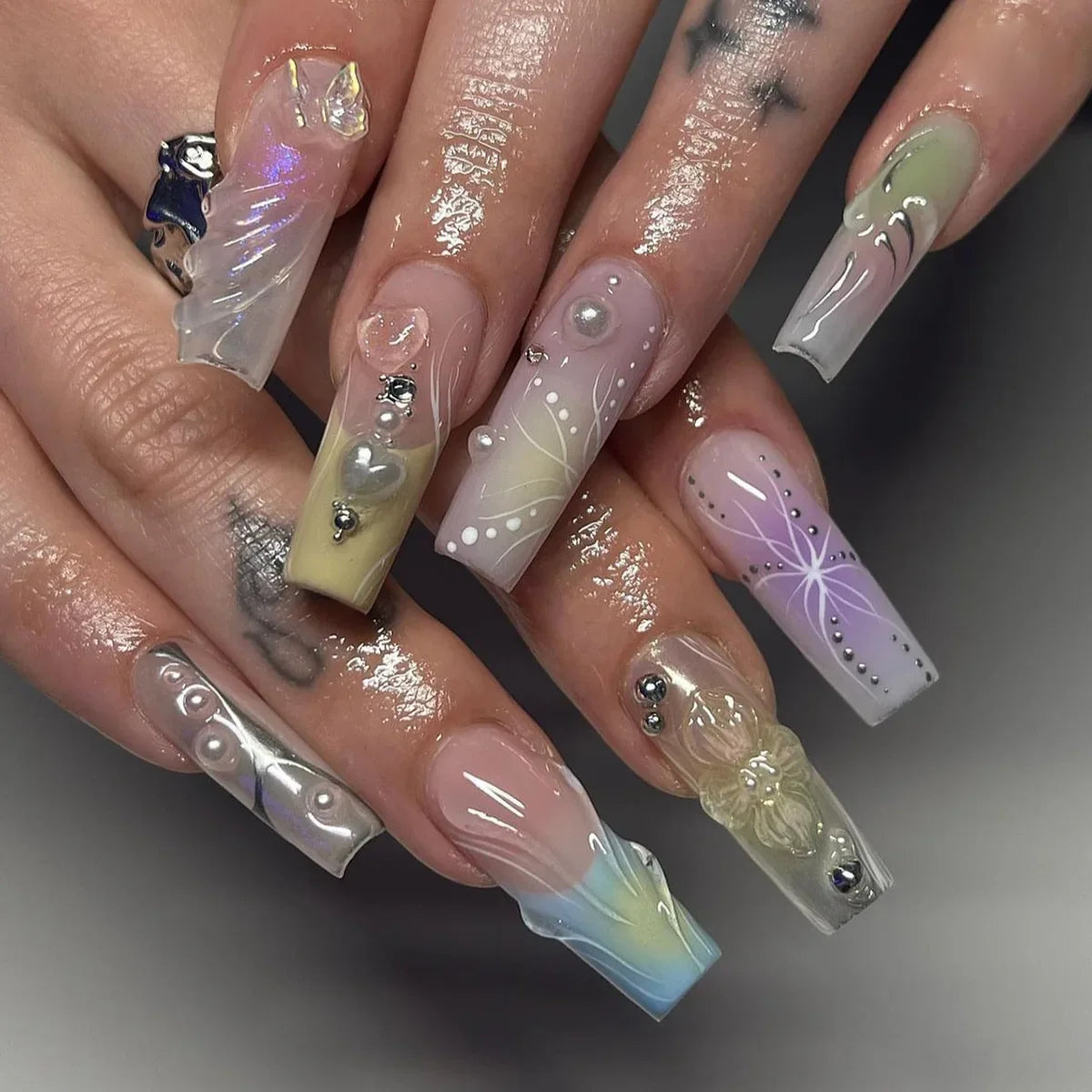 Pink Magic Mirror French 3D Flowers Nail Art Fashion Almond Wearable False Nails Detachable Finished Fake Nails Press on Nails