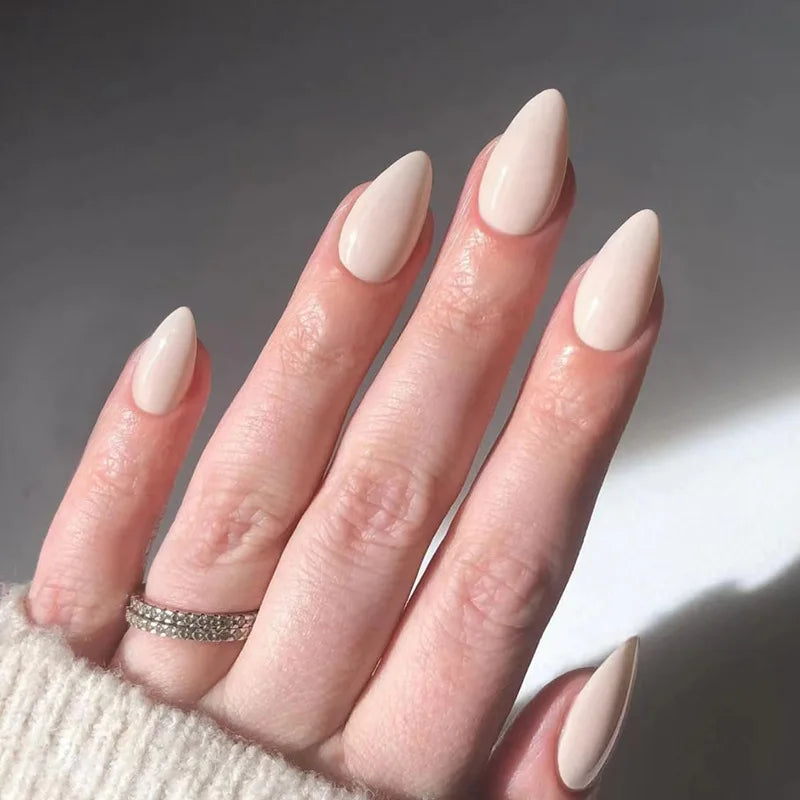 24Pcs Simple Green French False Nails Short Almond Fake Nails with Wave Line Design Wearable Round Head Press on Nail Tips