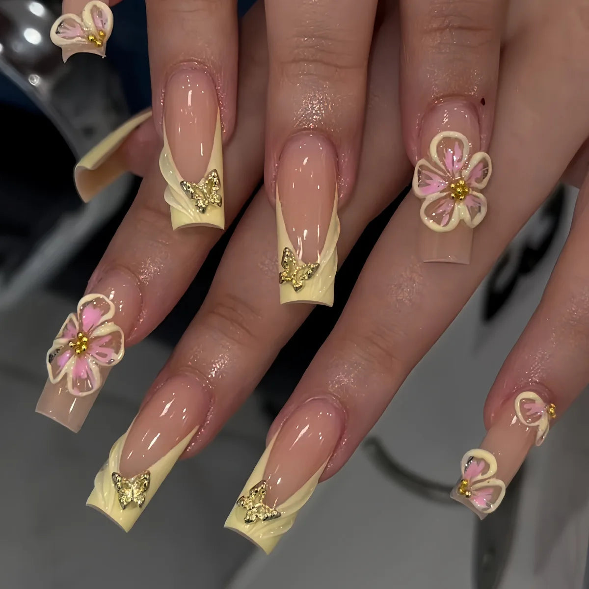 24pcs Fresh Long Coffin Fake Nails Yellow French Style Flower Printed Metal Butterfly Designs Press On Nails Summer False Nail