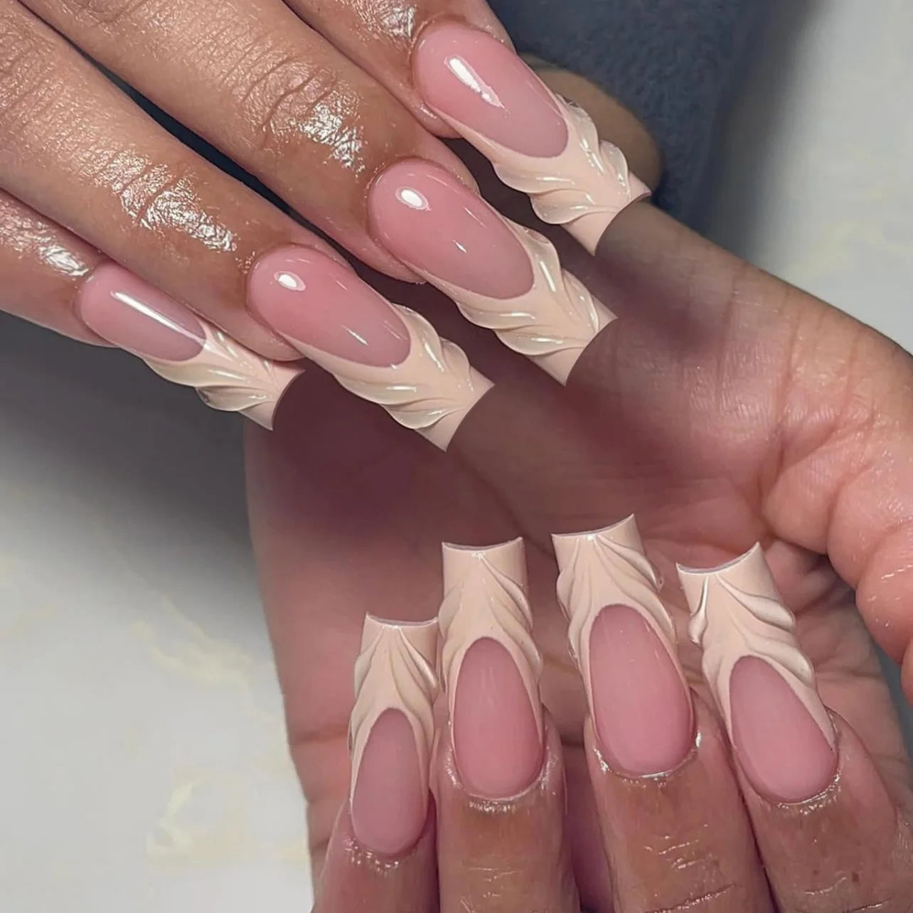 24pcs Mid-length Press on Nails Pink French Full Cover Flower Design Fake Nail Reusable Pearl False Nail with Jelly Glue Nails