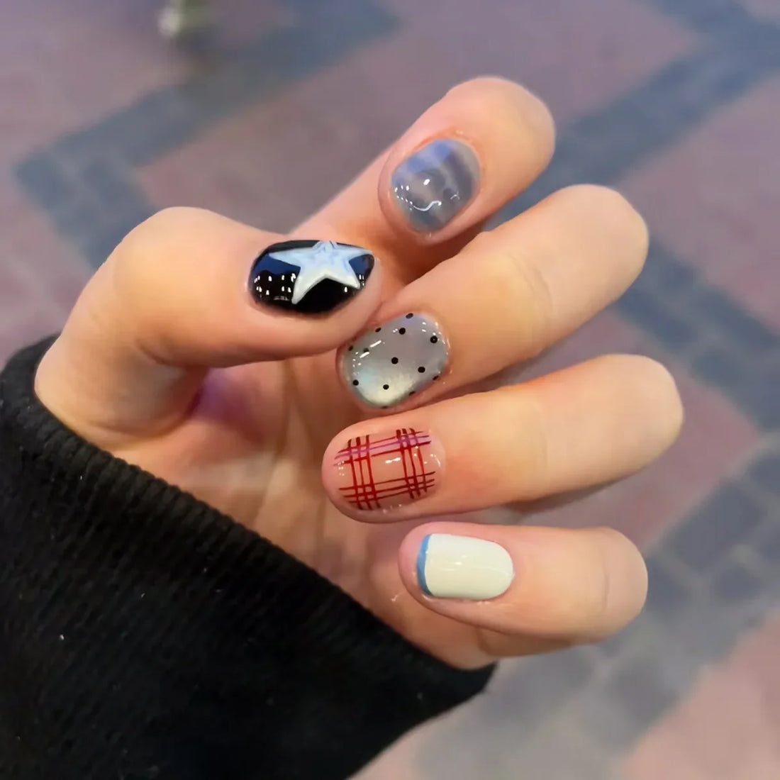 10pcs Short Oval Shaped Press-On Nails - Color Block Stripes & Star Designs Glossy Mix-and-Match False Nails for Women and Girls