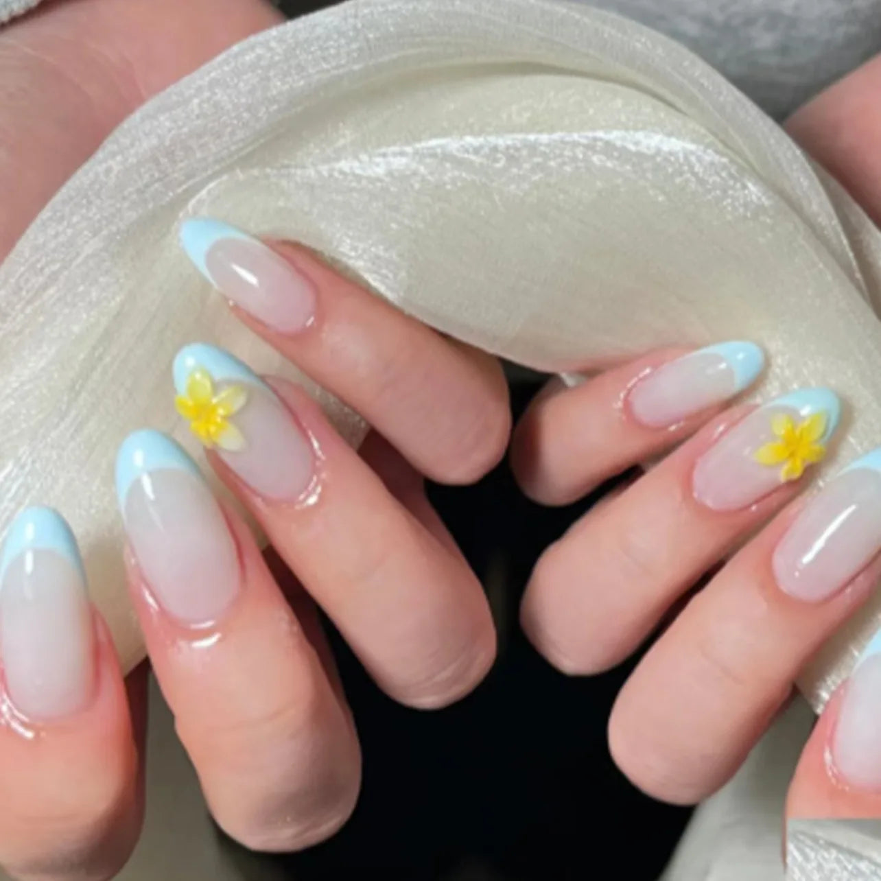 Pink Magic Mirror French 3D Flowers Nail Art Fashion Almond Wearable False Nails Detachable Finished Fake Nails Press on Nails