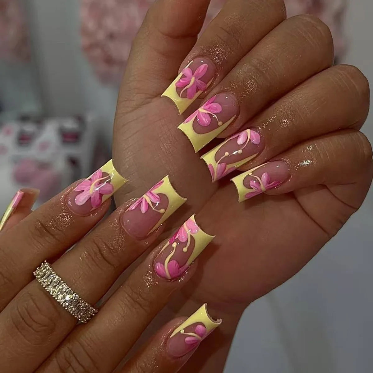 24pcs Mid-length Press on Nails Pink French Full Cover Flower Design Fake Nail Reusable Pearl False Nail with Jelly Glue Nails