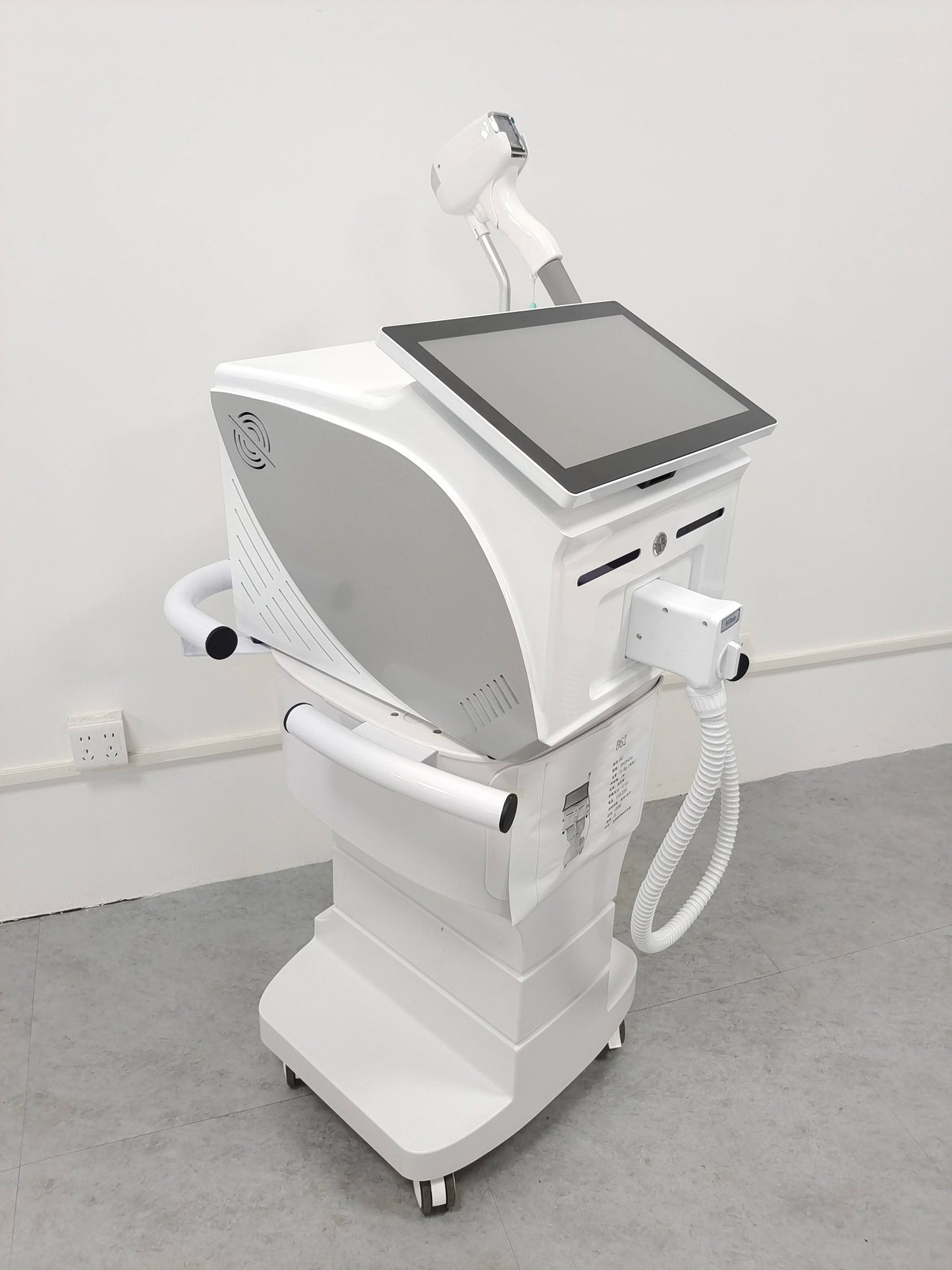2025diode laser755 808 940 1064NM multi wavelengths hair removal machine cooling head painless laser EpilaTor face body hair rem