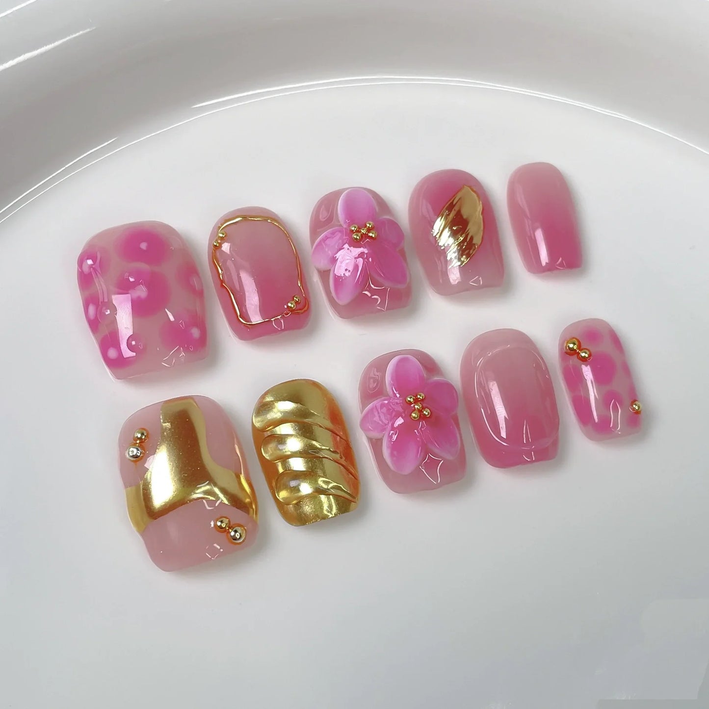 10Pcs Cat Eye False Nails Short Square Handmade Fake Nails Irregular Metal Press on Nails Silver Glitter Design Nail Sweet Cool