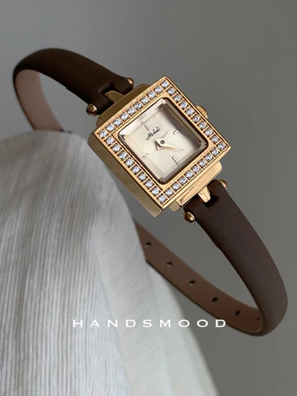 Retro High-End Luxury Gold Watch for Women: Versatile Quartz Timepiece, Vintage-Style Stainless Steel Gift for Women