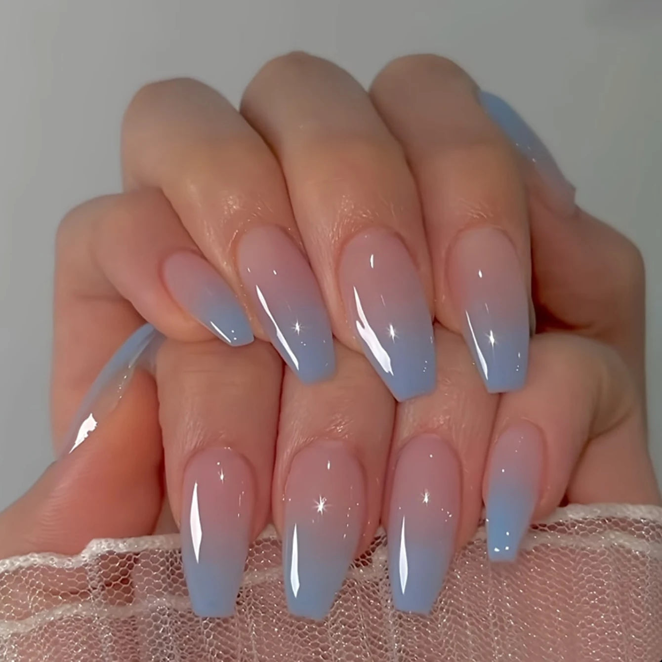 24PCS yellow gradient almond fake nails, delicate and gorgeous, simple and elegant, stylish and generous, suitable for fashion g