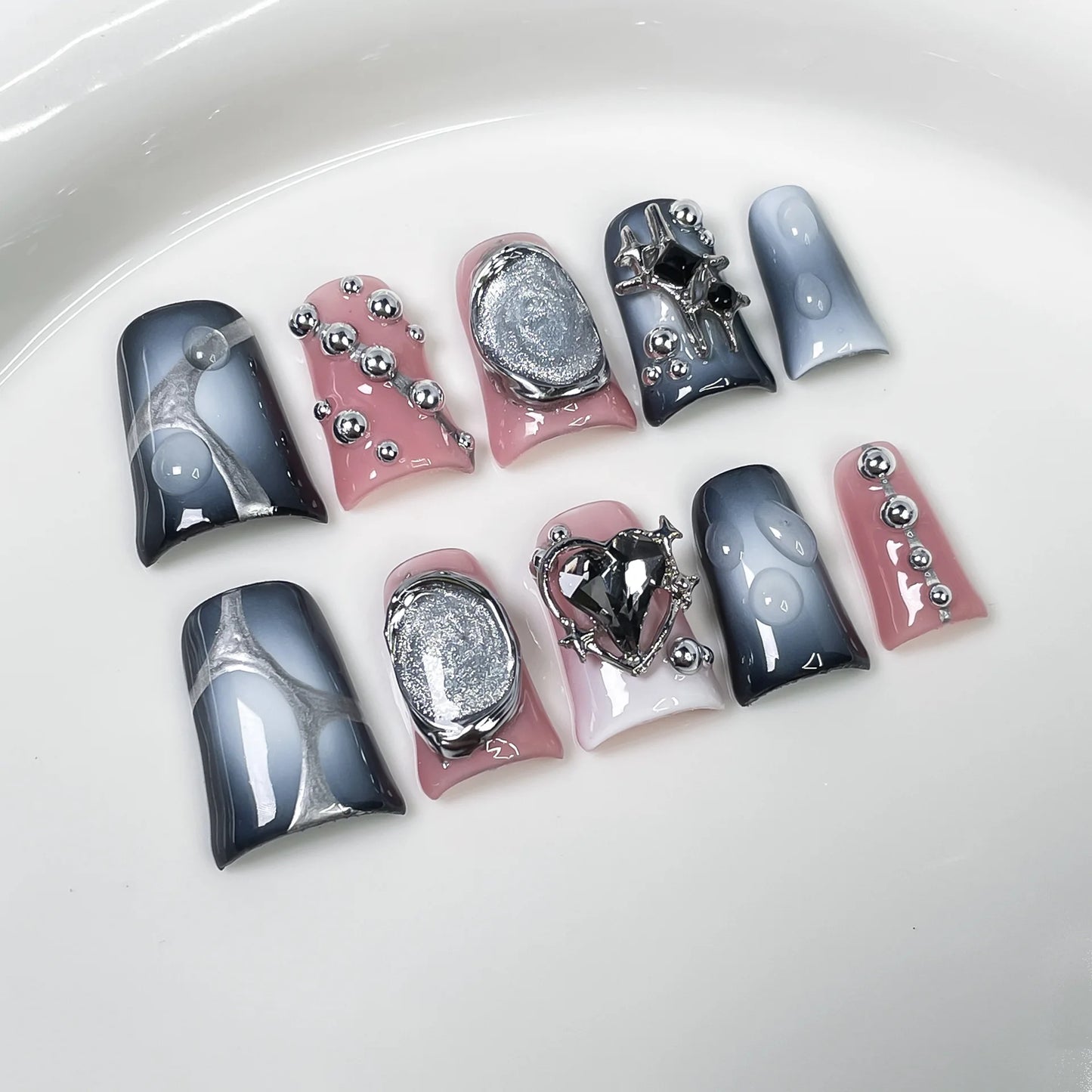 10pcs Pink Duckbill Handmade Press on Nails Art Simple White French Short Fake Nail Wearable Rhinestones Design False Nails Tips
