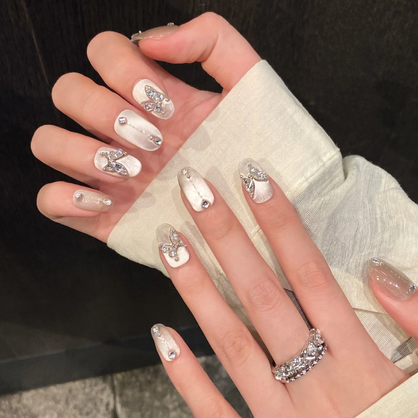 10pcs Handmade Press on Nails Shiny Sliver Cat Eye Fake Nail Tips with Sliver Butterfly Design Wearable Fashion False Nails