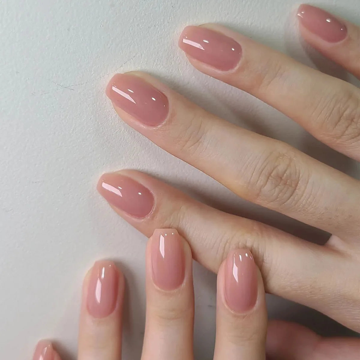 24Pcs Simple Fake Nail with Broken Diamond Short Square Press on False Nails Gradient White Wearable Ballet Full Cover Nail Tip