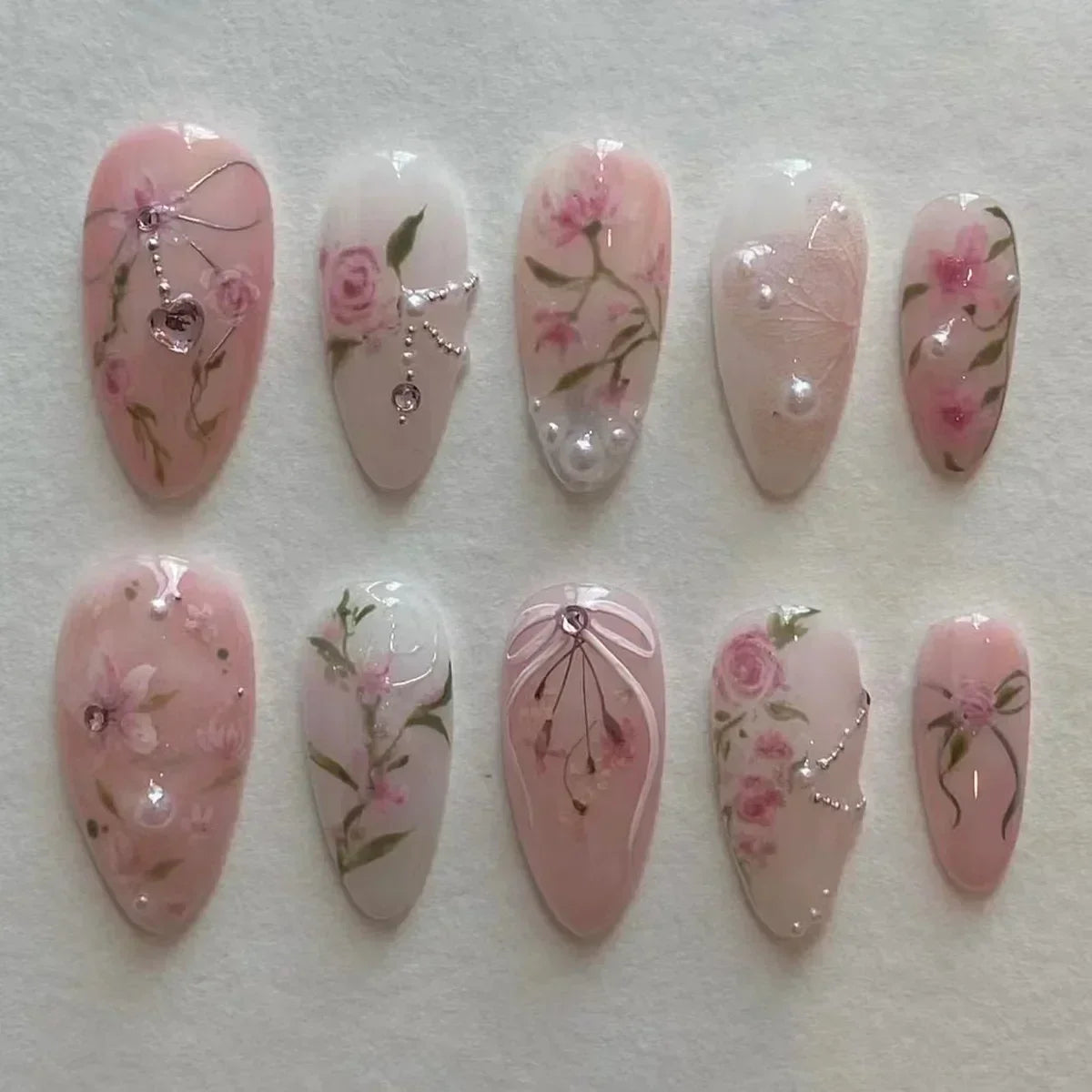 24Pcs White Almond False Nails Ballet with French Design Wearable Fake Nails Gradient Simple Full Cover Press on Nail Tips Art