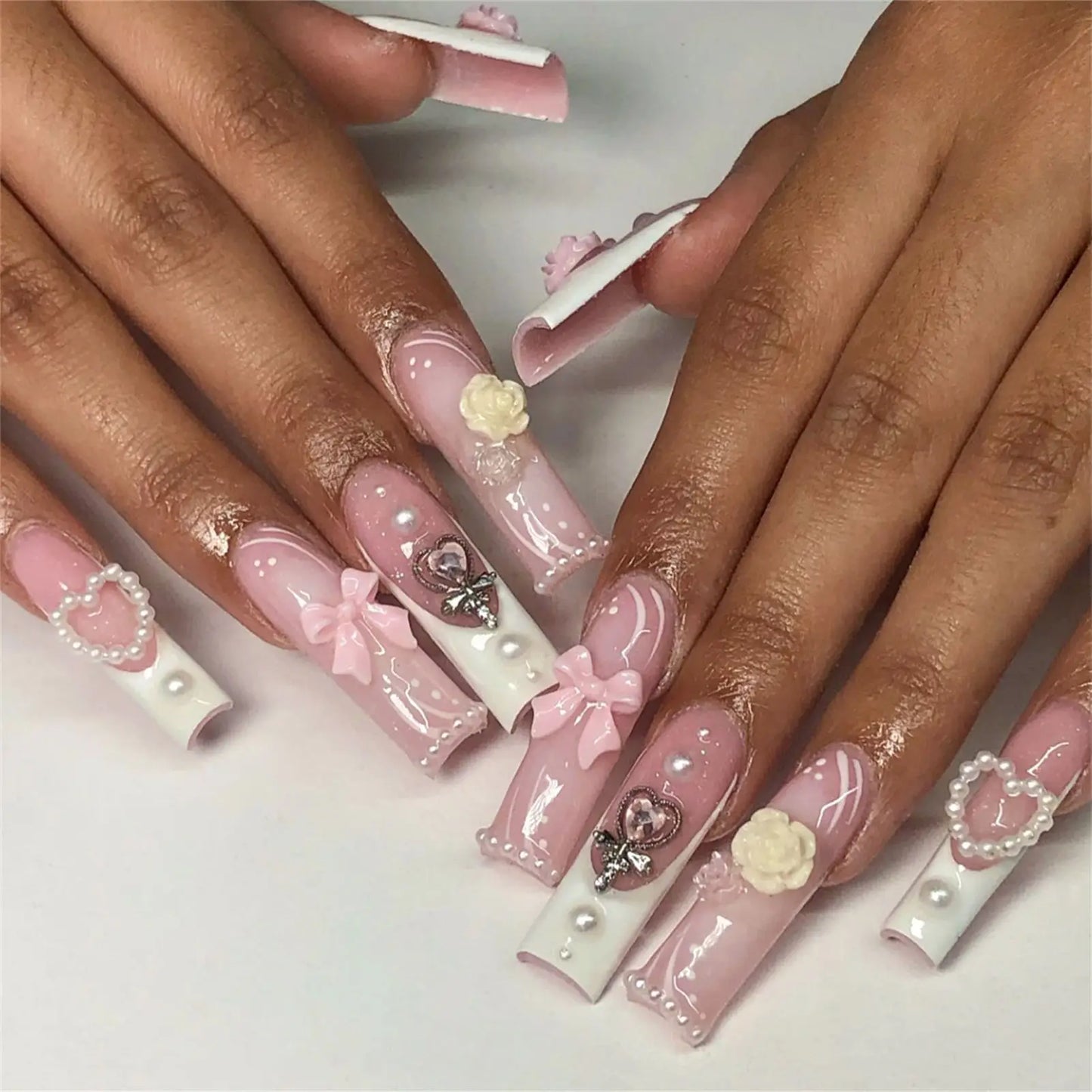 24pcs Short Almond Pink French False Nails Star Design Press on Nails Fake Nails DIY Manicure Detachable Stick-on Nail Tips
