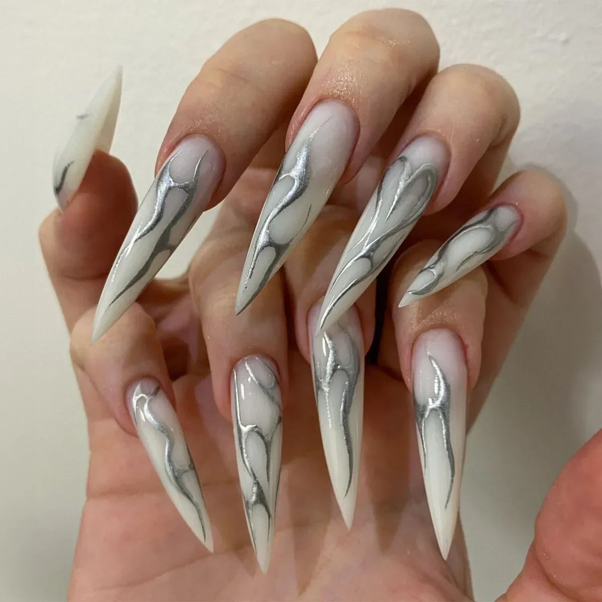 24pcs Blood Splatter Press-On Nails Set Almond-Shaped Long Length Glossy Finish Red and White Faux Nail Kit for Women Halloween