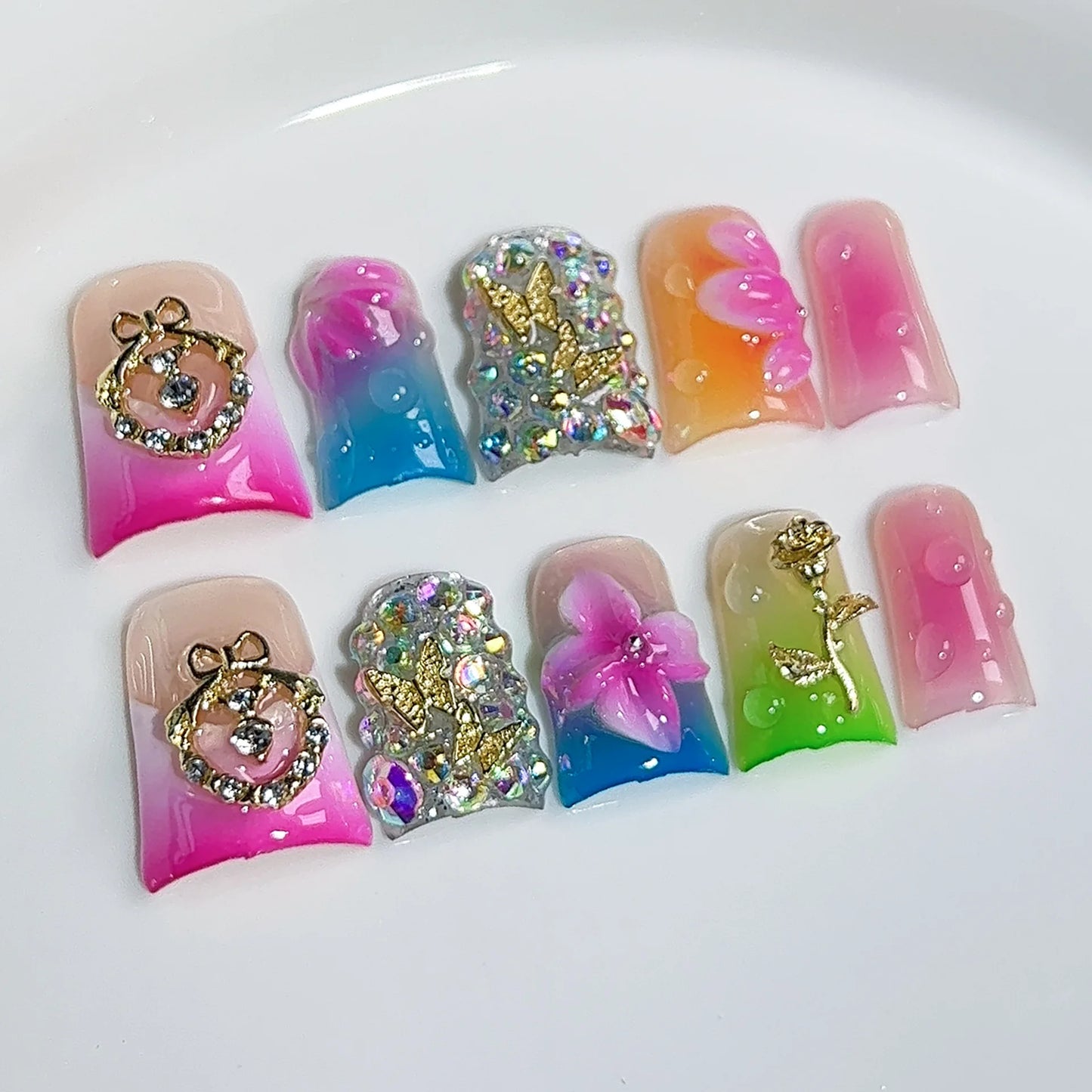 10pcs Pink Duckbill Handmade Press on Nails Art Simple White French Short Fake Nail Wearable Rhinestones Design False Nails Tips