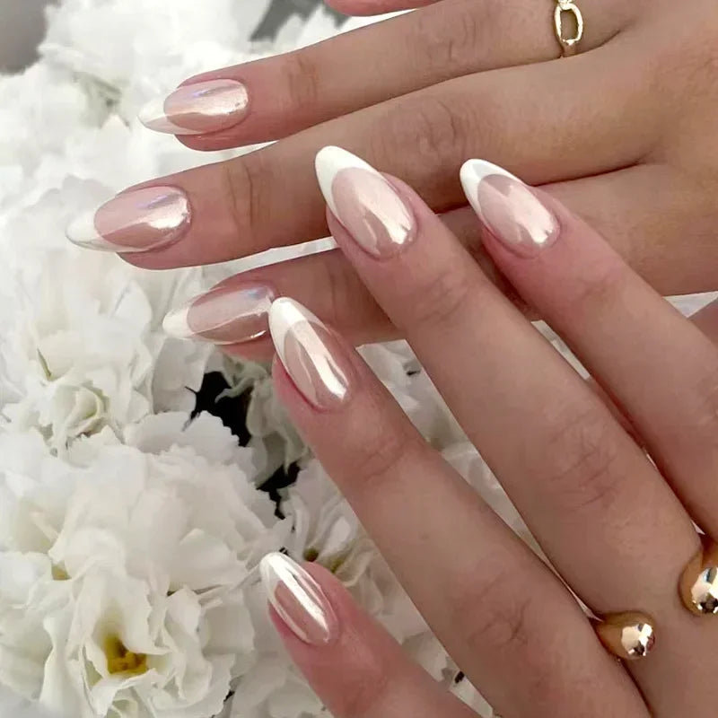24Pcs Simple Green French False Nails Short Almond Fake Nails with Wave Line Design Wearable Round Head Press on Nail Tips