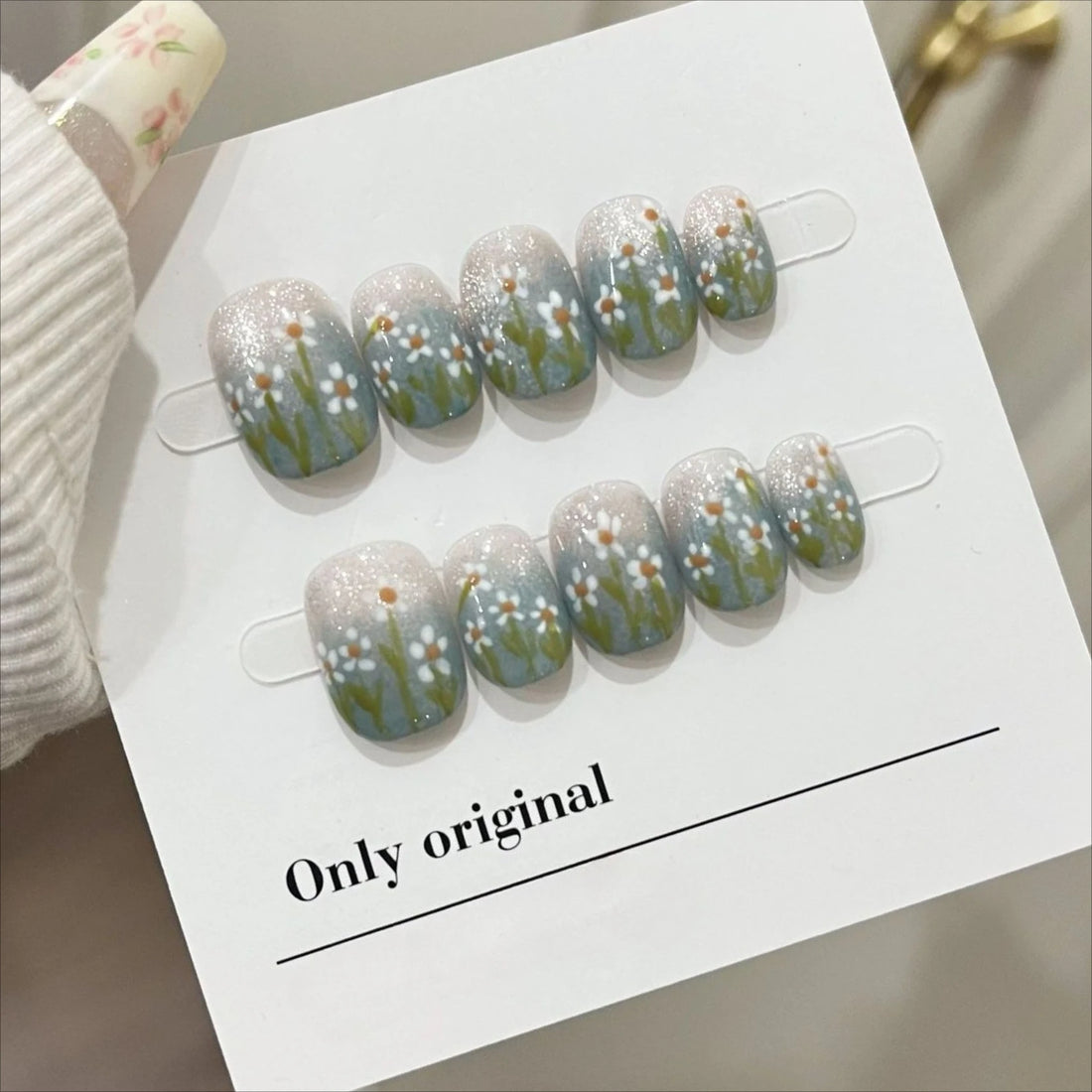 10Pcs Short Handmade Press On Nails Full Cover Flower Design Summer Colorful Rhinestone False Nails Wearable Manicure Nail Tips