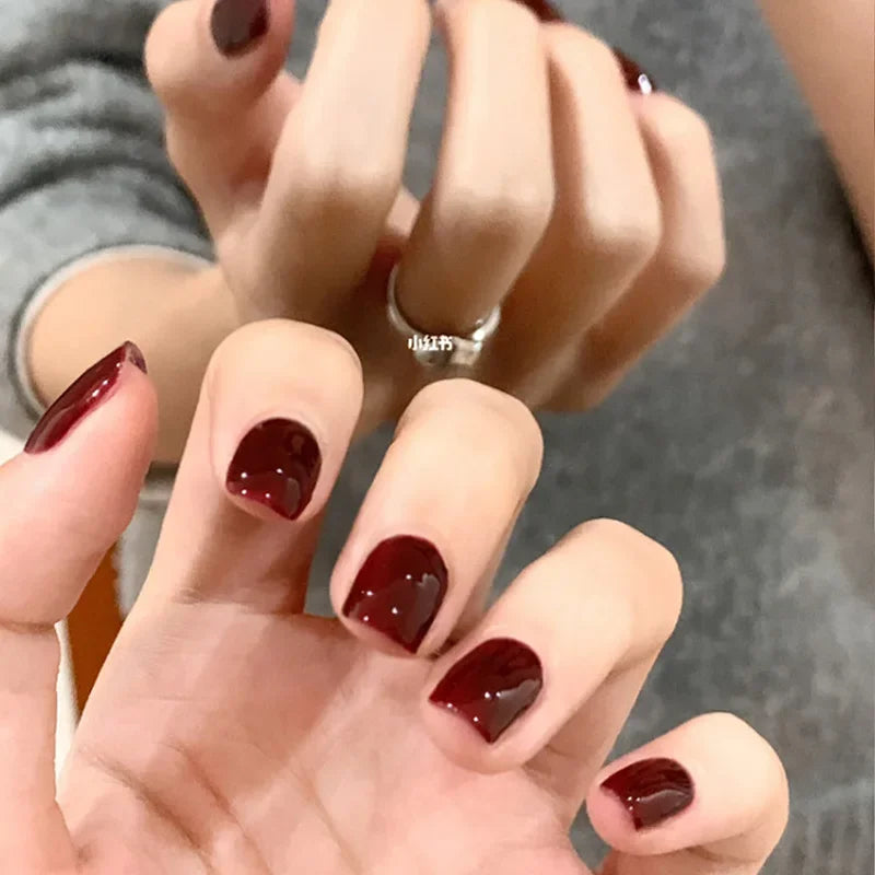 24Pcs Fashion Fake Nails Press on Short Square Head False Nail Art Black Starlit Sky Design Artifical Full Cover Nail Tips