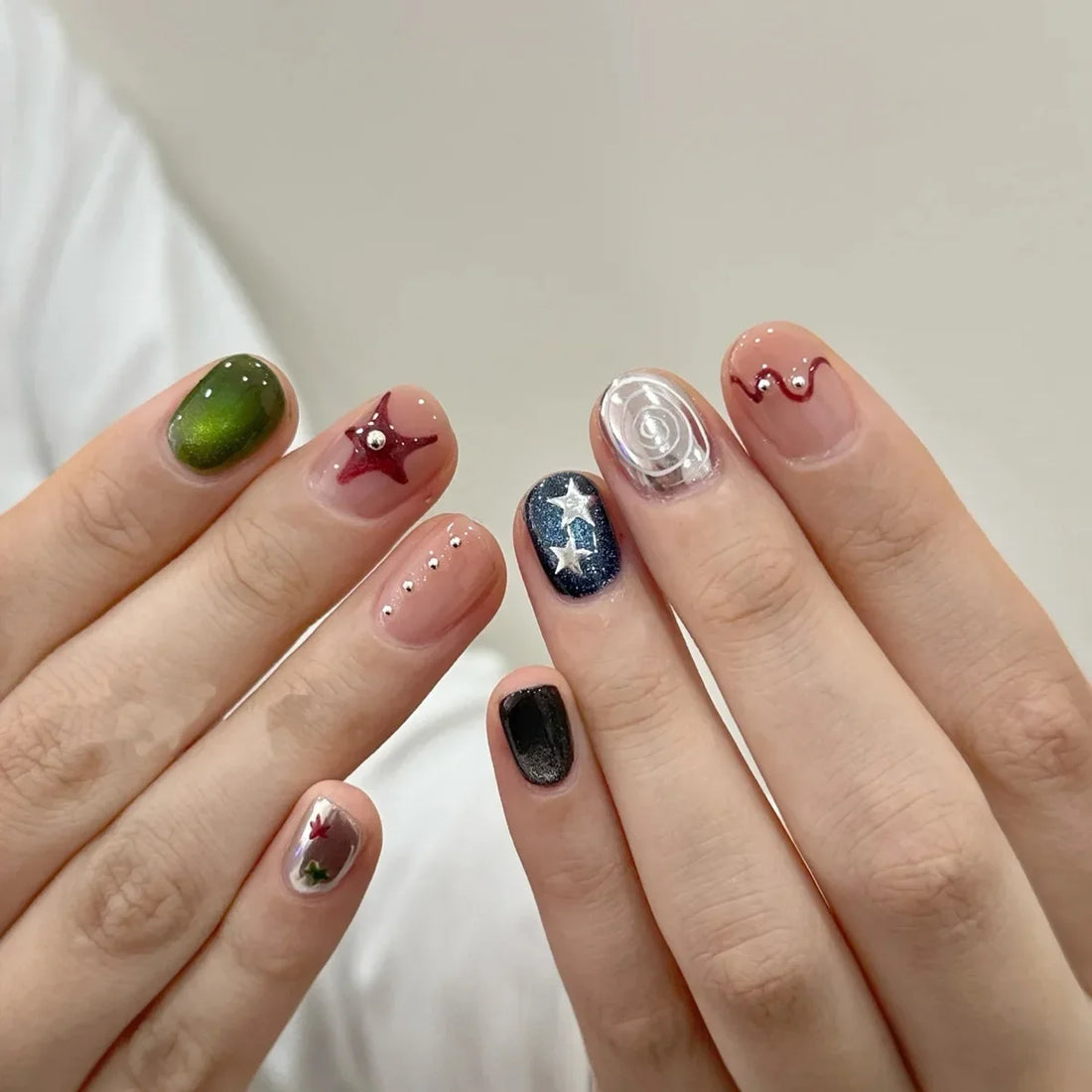 10PCS Glitter Cat Eye Short Oval Handmade Cute Press on Nail Y2k Stars Colorful Nail Art Sweet Cool Fake Nails for Wedding Party