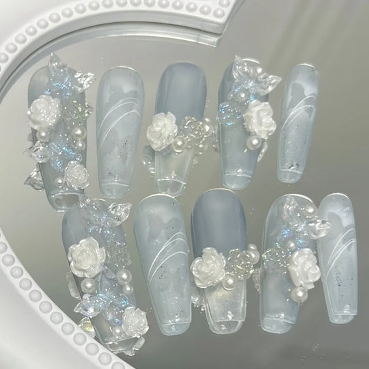 10pcs high-end Blue and white gradient pure desire system is removable handmade fake nails, Changshan Camellia style white three