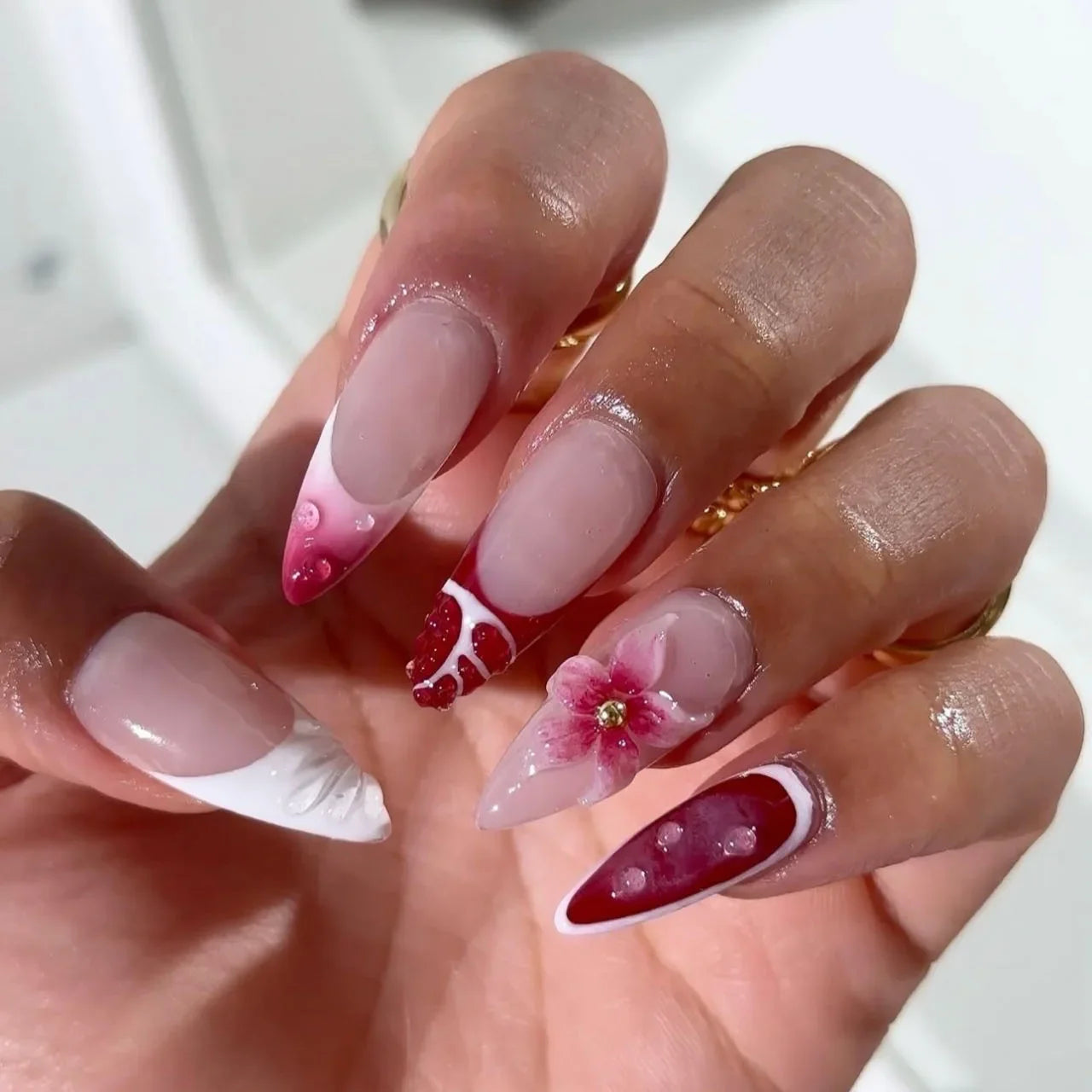 24pcs Black Cat's Eye Press on Nails Finished Ins Wearable False Nail Sets Love Design Stick on Nails Stilettos Fake Nail Tips