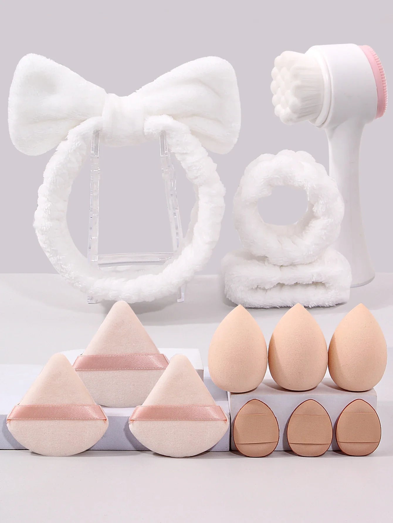 13/4pcs Facial Care Set, Makeup Sponges,  Silicone Exfoliating Brushes, with Hair Ties, for Deep Cleansing Skincare Kit
