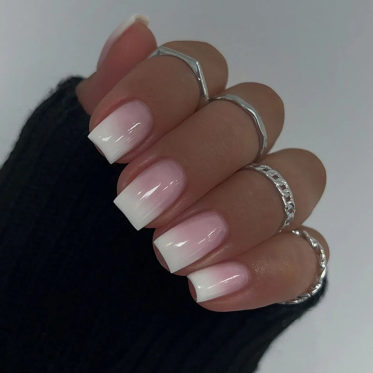 Pink Gradient French Wearable Nail Art Fashion Simple Short Fake Nails Detachable Finished False Nails Press on Nails with Glue