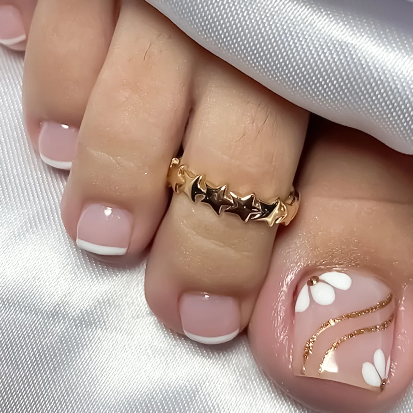 24pcs Black False Toenails Solid Color Glossy Fake Toenails Wearable Full Cover Ins Square Press on Toenail Patch for Girl Women